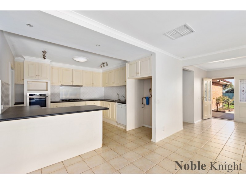 13 Cambridge Drive, Mansfield VIC 3722