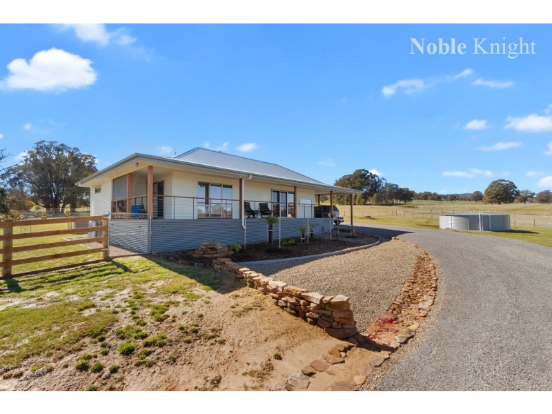 136 Ambrose Drive, Tolmie VIC 3723