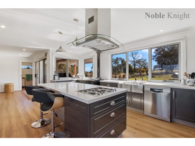 136 Ambrose Drive, Tolmie VIC 3723