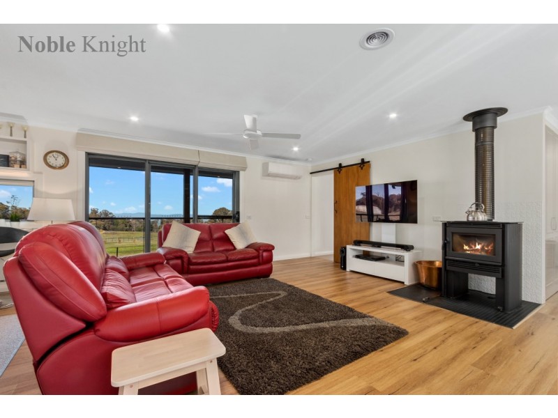 136 Ambrose Drive, Tolmie VIC 3723