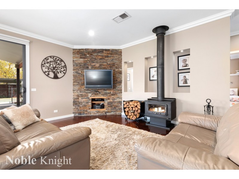 1 Village Court, Mansfield VIC 3722