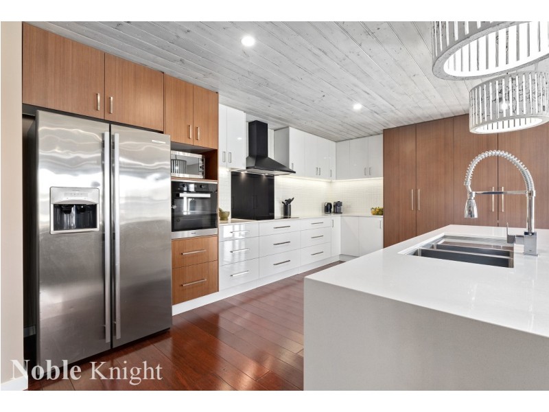 1 Village Court, Mansfield VIC 3722