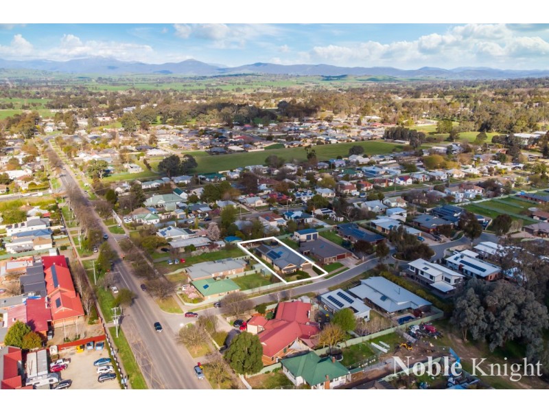 1 Village Court, Mansfield VIC 3722