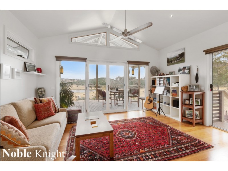 33 Bankers Rise, Mountain Bay VIC 3723