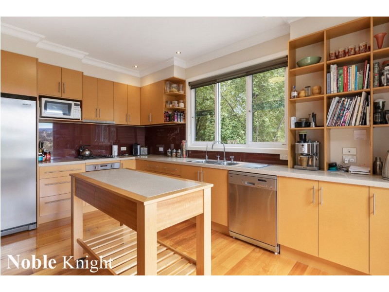 33 Bankers Rise, Mountain Bay VIC 3723