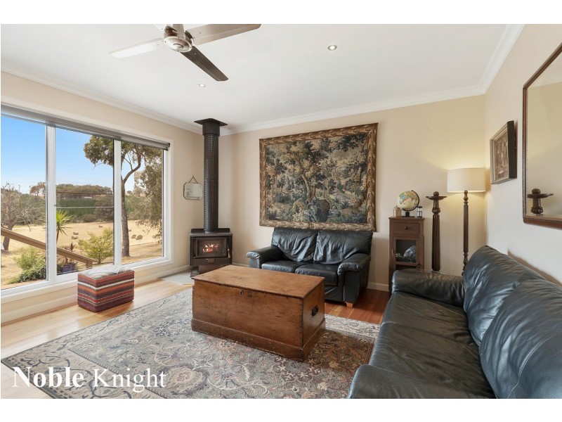 33 Bankers Rise, Mountain Bay VIC 3723