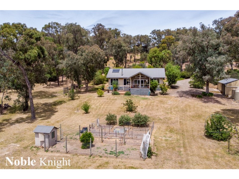 33 Bankers Rise, Mountain Bay VIC 3723