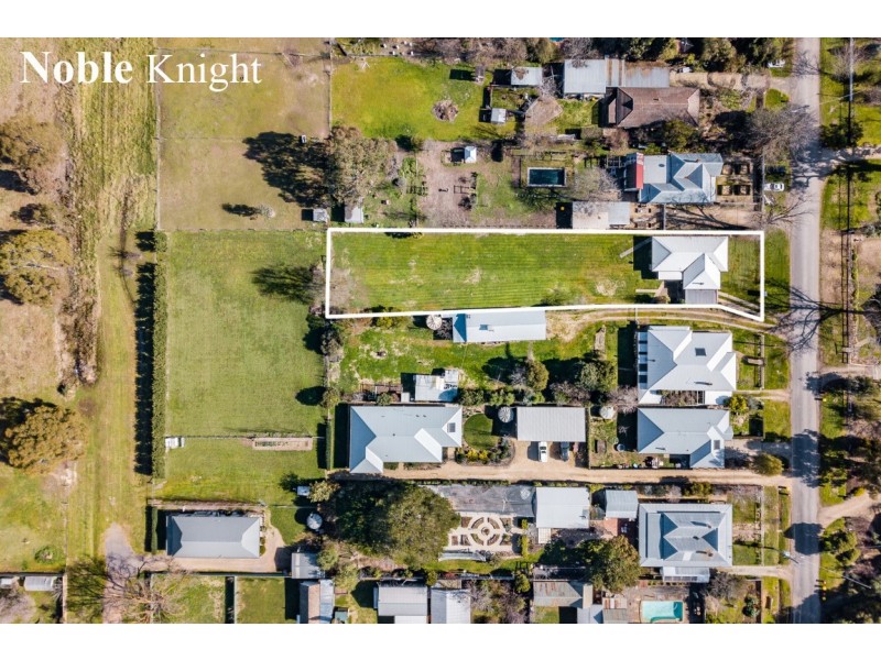8A Logan Street, Mansfield VIC 3722
