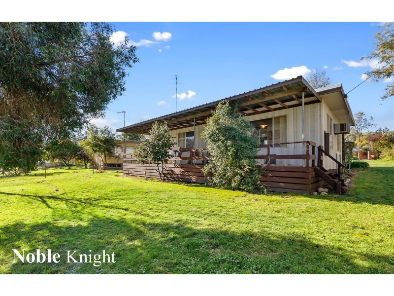8 Moonah Road, Bonnie Doon VIC 3720