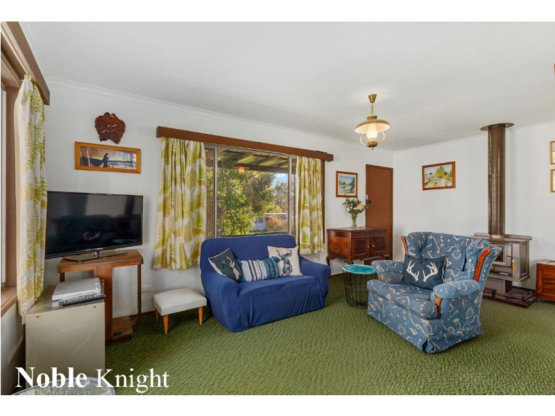 8 Moonah Road, Bonnie Doon VIC 3720