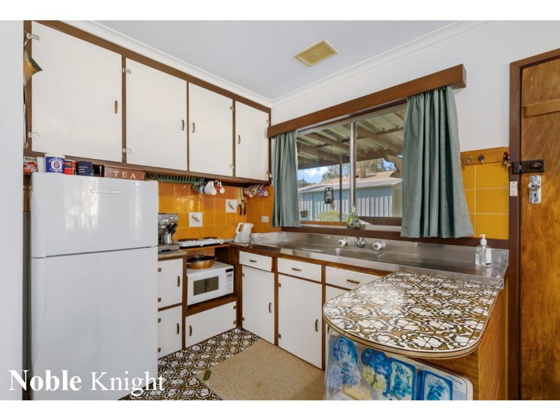 8 Moonah Road, Bonnie Doon VIC 3720