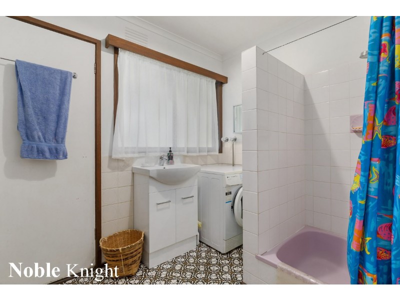 8 Moonah Road, Bonnie Doon VIC 3720