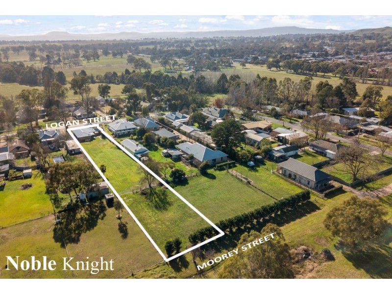 8B Logan Street, Mansfield VIC 3722