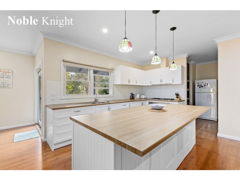 22 Valley Fair Rise, Macs Cove VIC 3723