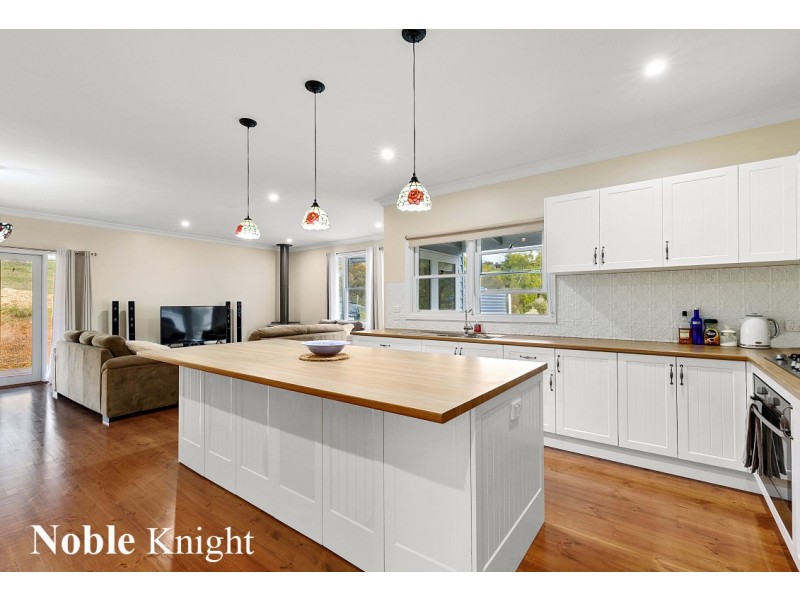 22 Valley Fair Rise, Macs Cove VIC 3723