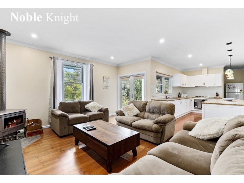 22 Valley Fair Rise, Macs Cove VIC 3723