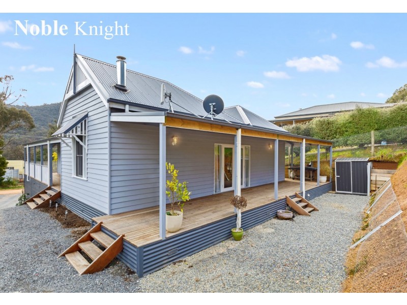 22 Valley Fair Rise, Macs Cove VIC 3723