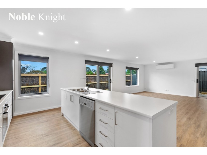 1/3 Highton Lane, Mansfield VIC 3722