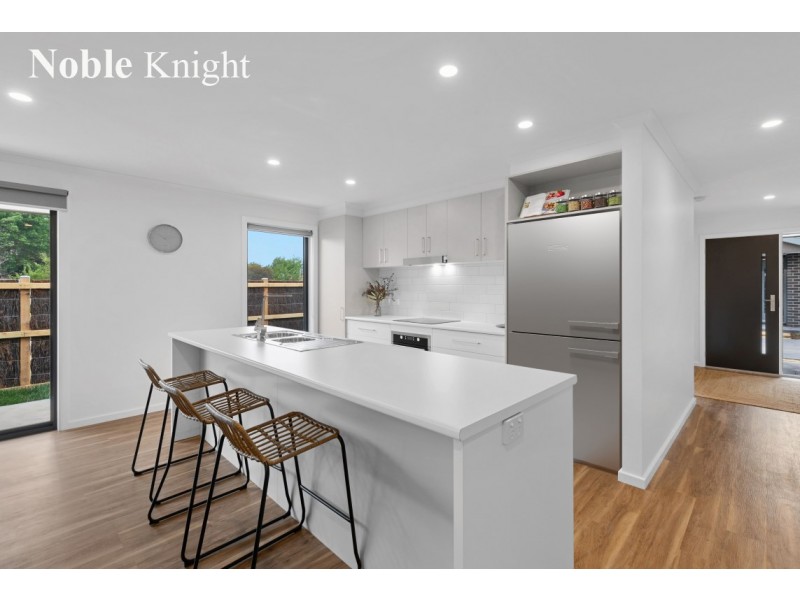 4/3 Highton Lane, Mansfield VIC 3722