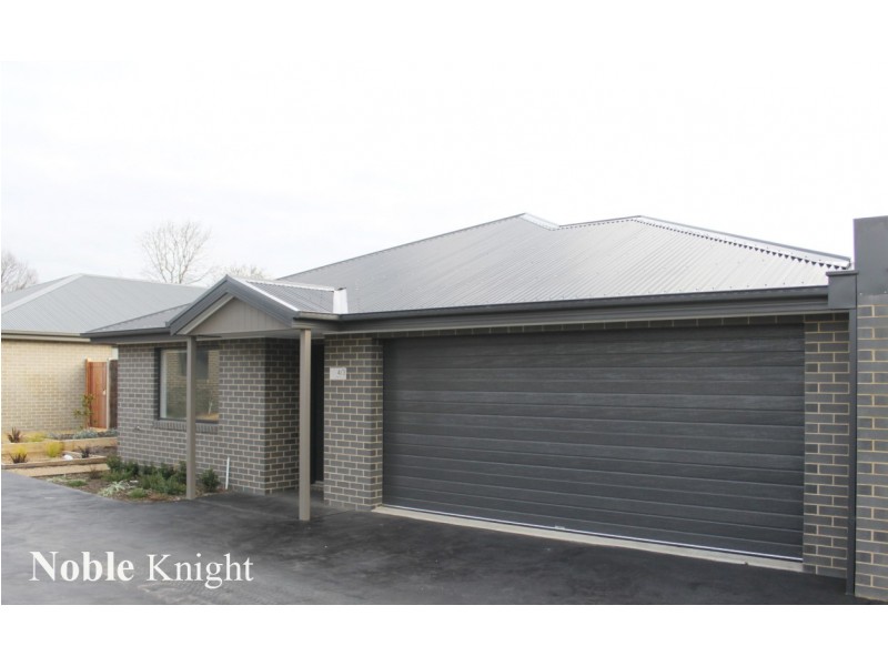 4/3 Highton Lane, Mansfield VIC 3722