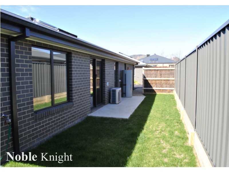 4/3 Highton Lane, Mansfield VIC 3722