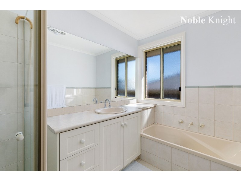 2/50 Somerset Crescent, Mansfield VIC 3722