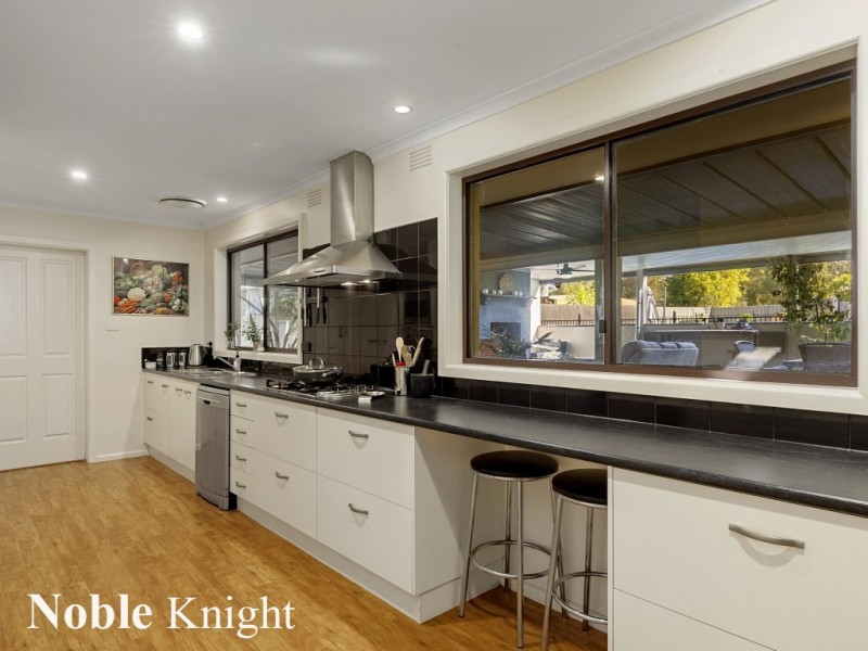 3 Amor Drive, Mansfield VIC 3722