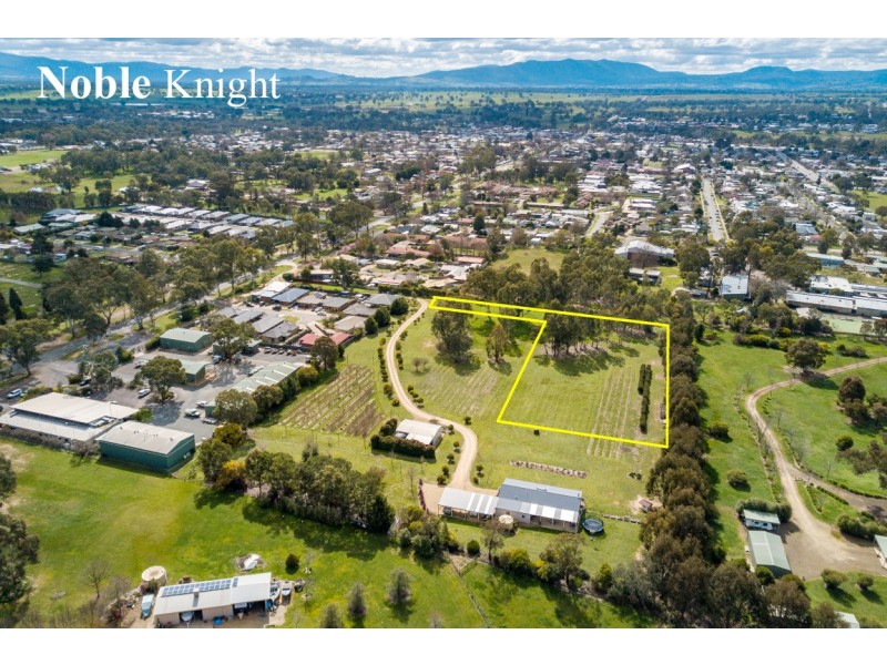 2/110 Highett Street, Mansfield VIC 3722