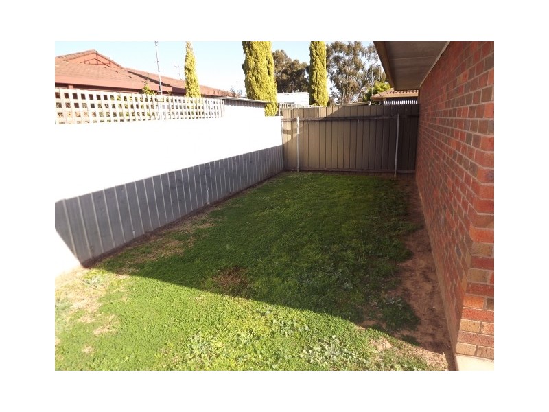 2/13 Clydesdale Court, Mooroopna VIC 3629