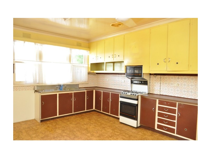 15 Chertsey Road, Shepparton VIC 3630