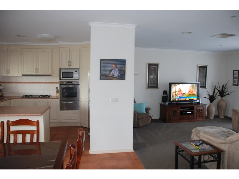 17 Cougar Place, Shepparton VIC 3630