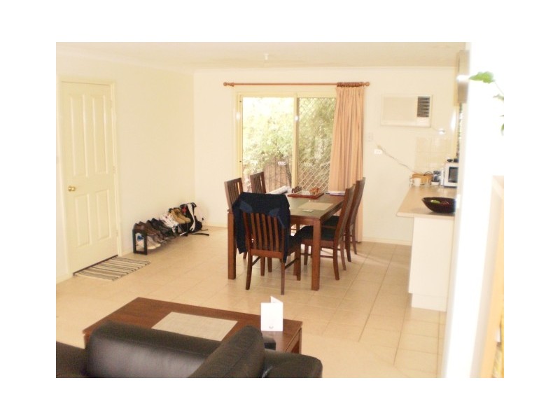 2/17 Menzies Crescent, Shepparton VIC 3630