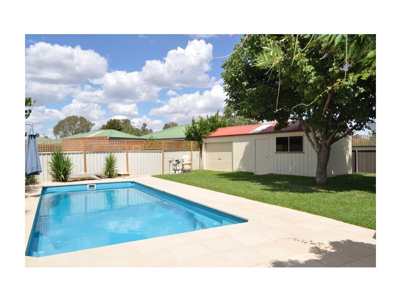 43 Delisle Ave, Shepparton VIC 3630