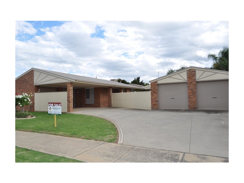 17 John Gray Avenue, Mooroopna VIC 3629