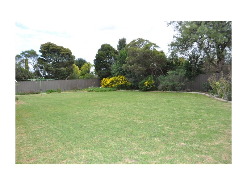 17 John Gray Avenue, Mooroopna VIC 3629