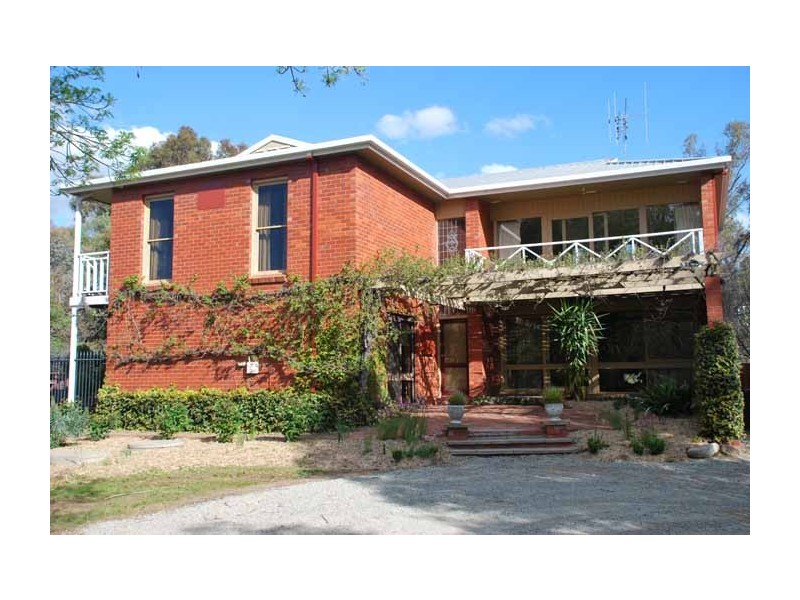 2 Edgewater Road, Kialla VIC 3631