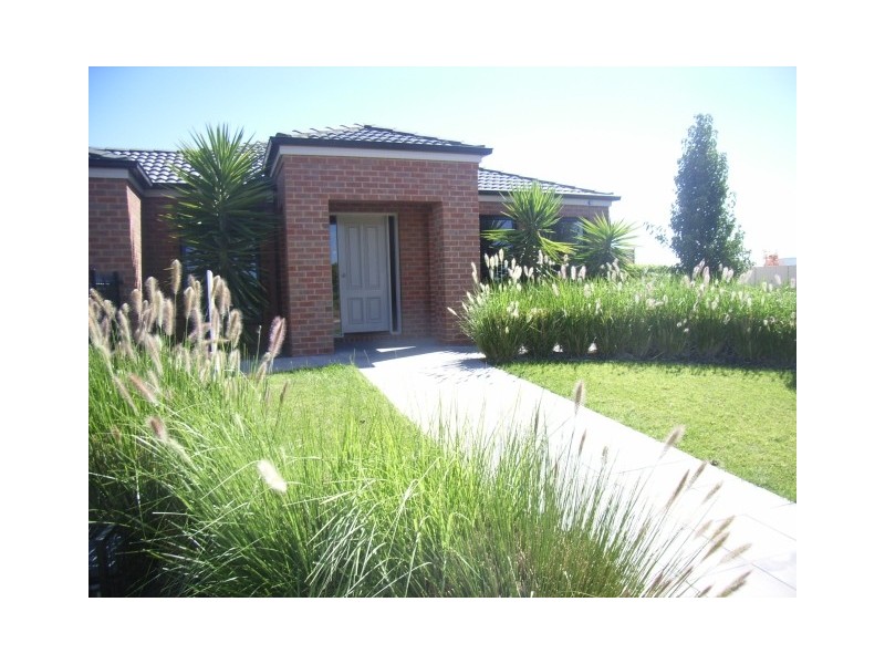 12 Wendouree Drive, Kialla VIC 3631