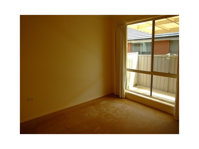 2/19 Dampier Avenue, Shepparton VIC 3630