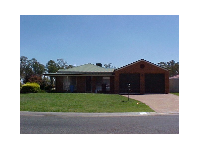 13 Silvan Crescent, Kialla VIC 3631