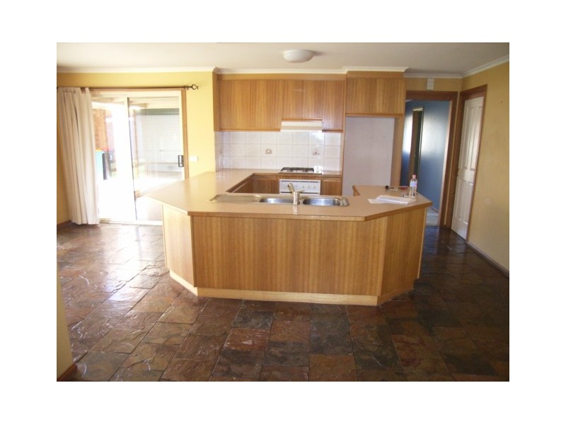 13 Silvan Crescent, Kialla VIC 3631