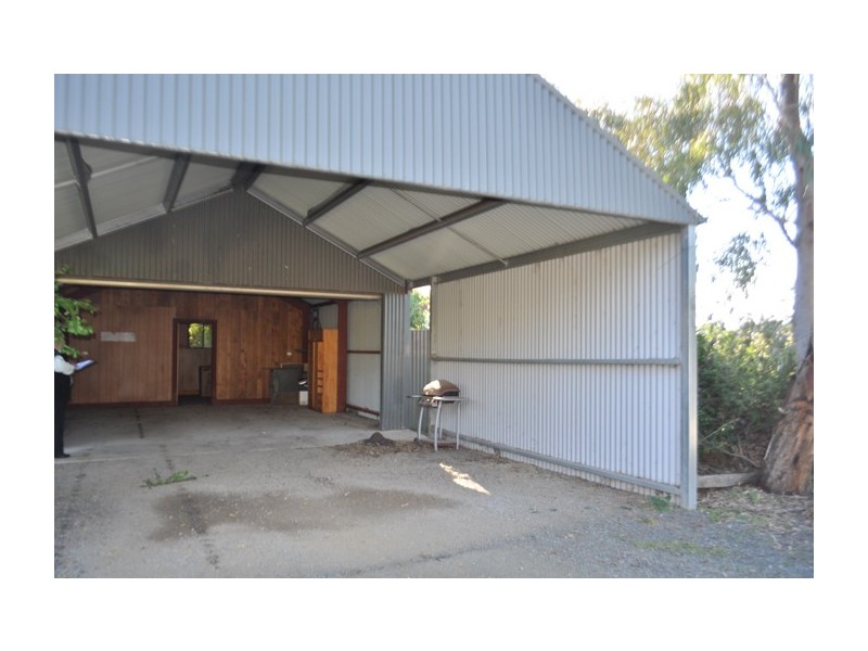 7585 Goulburn Valley Highway, Kialla VIC 3631