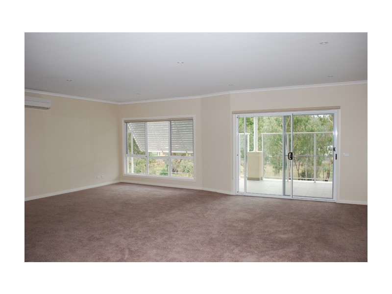 30 Salamander Terrace, Shepparton VIC 3630