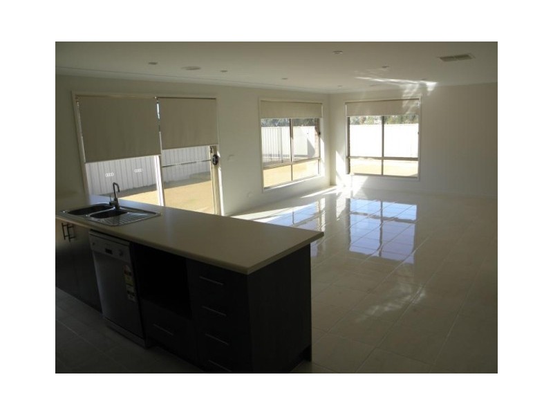 32 Cimmaron Way, Shepparton VIC 3630