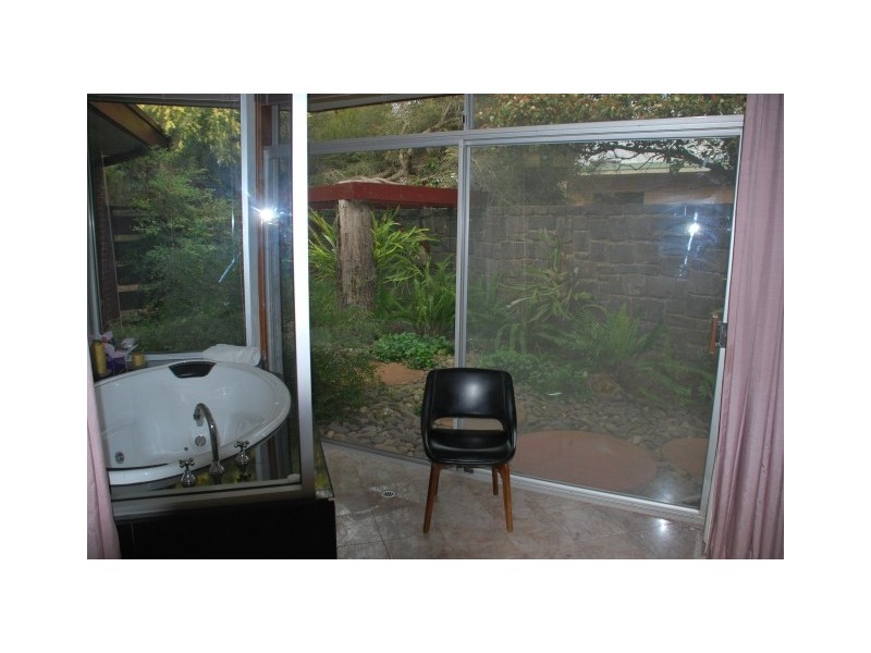 12 Furphy Avenue, Kialla VIC 3631