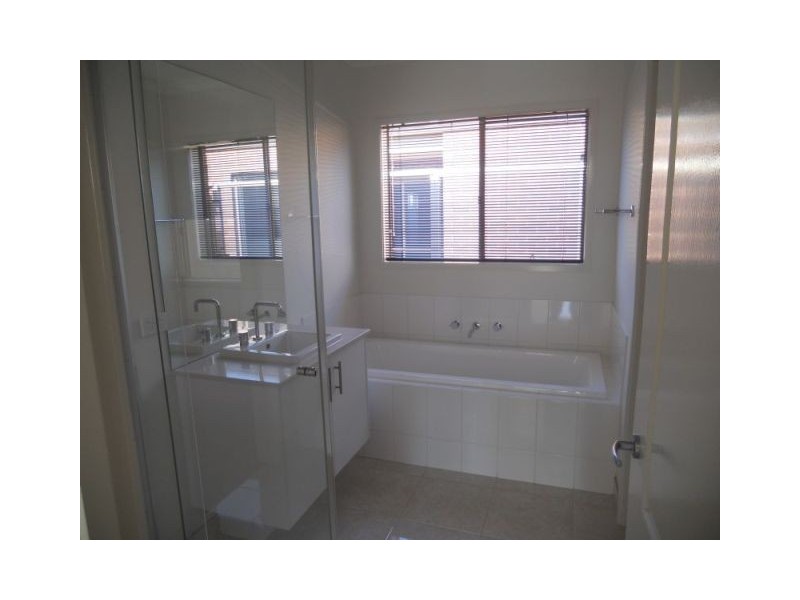 4/14 Dalmahoy Court, Shepparton VIC 3630