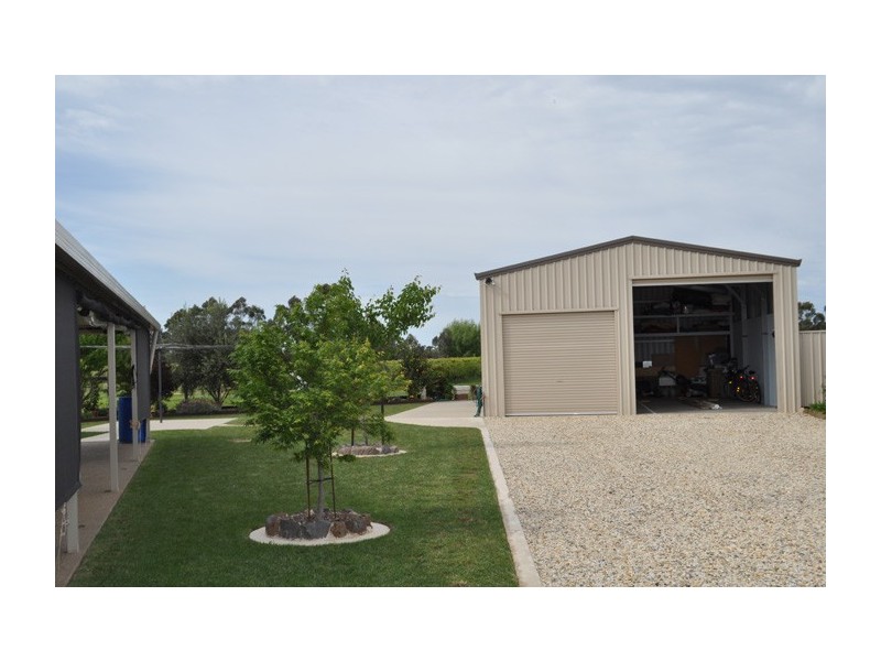 29 Banfield Avenue, Mooroopna VIC 3629