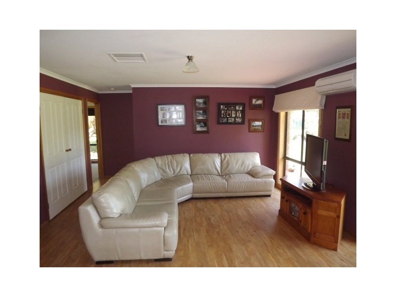 813 Fuzzard Road, Waaia VIC 3637