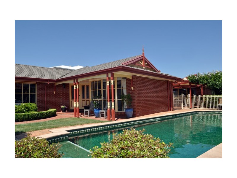 9 Lauriston Court, Kialla VIC 3631