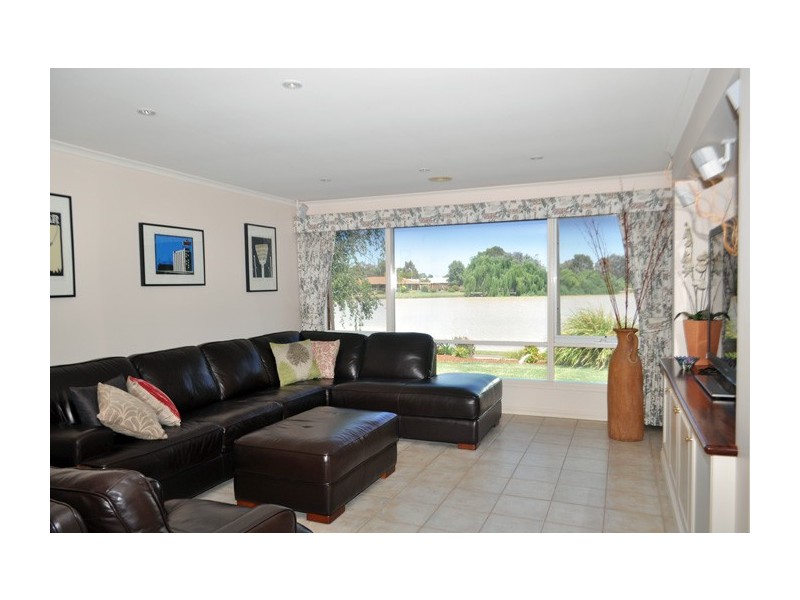 9 Lauriston Court, Kialla VIC 3631