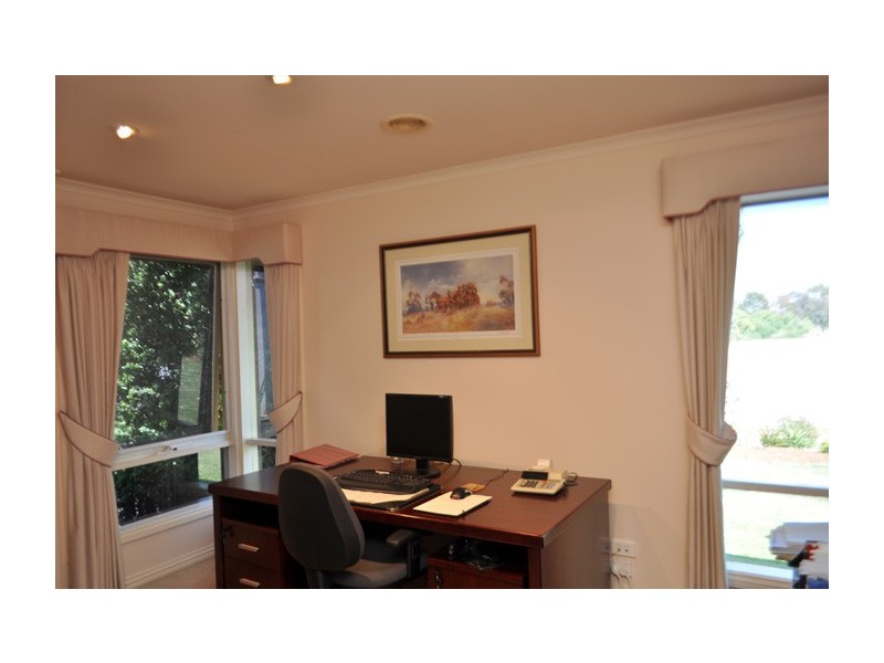 9 Lauriston Court, Kialla VIC 3631